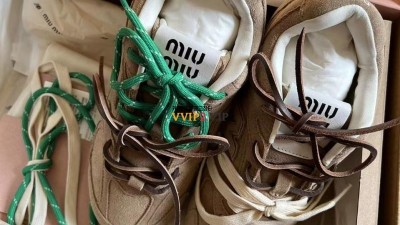 미우미우 MIU MIU X 뉴발란스 NEW BALANCE 530 여성 스니커즈 5E165E  SIZE 35~40 검수사진 ☆☆☆☆☆