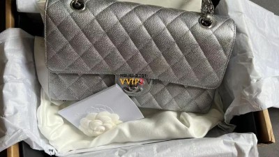 샤넬 CHANEL 클래식 스몰 클스 / 미디엄 클미 플랩백 실버 캐비어 은장 SIZE A01113 스몰 23cm & A01112 미디엄 25.5cm 검수사진 ☆☆☆☆☆ #지존샵