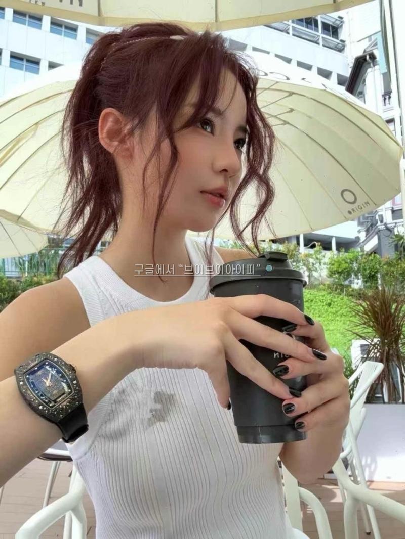 2ff2949a61dfaff8dd6273857ad18ef5_1749787795_6372.jpg