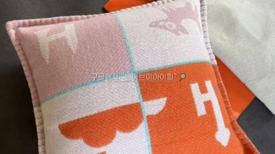 에르메스 HERMES 아발론 Epopee 블랭킷 담요&쿠션 SIZE 담요 100*140cm / 쿠션 45*44cm # 울 90% + 캐시미어 10% 검수사진