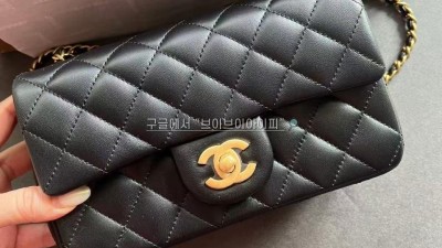 샤넬 골드볼 뉴미니 램스킨 블랙 금장 AS1787 [사이즈] 12x20x6cm 검수사진 #지존샵