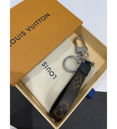 루이비통 LOUIS VUITTON LV 모노그램 슬림 드라곤느 백참 & 키홀더 M77165 ☆☆☆☆☆ #vvip공장