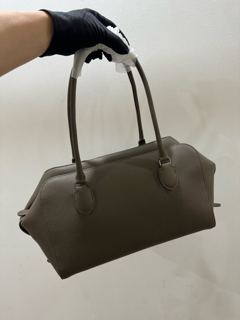 더로우 여성 EW 가죽 볼링백 2컬러 W1698L129BLPL 32x20x18cm #vvip공장