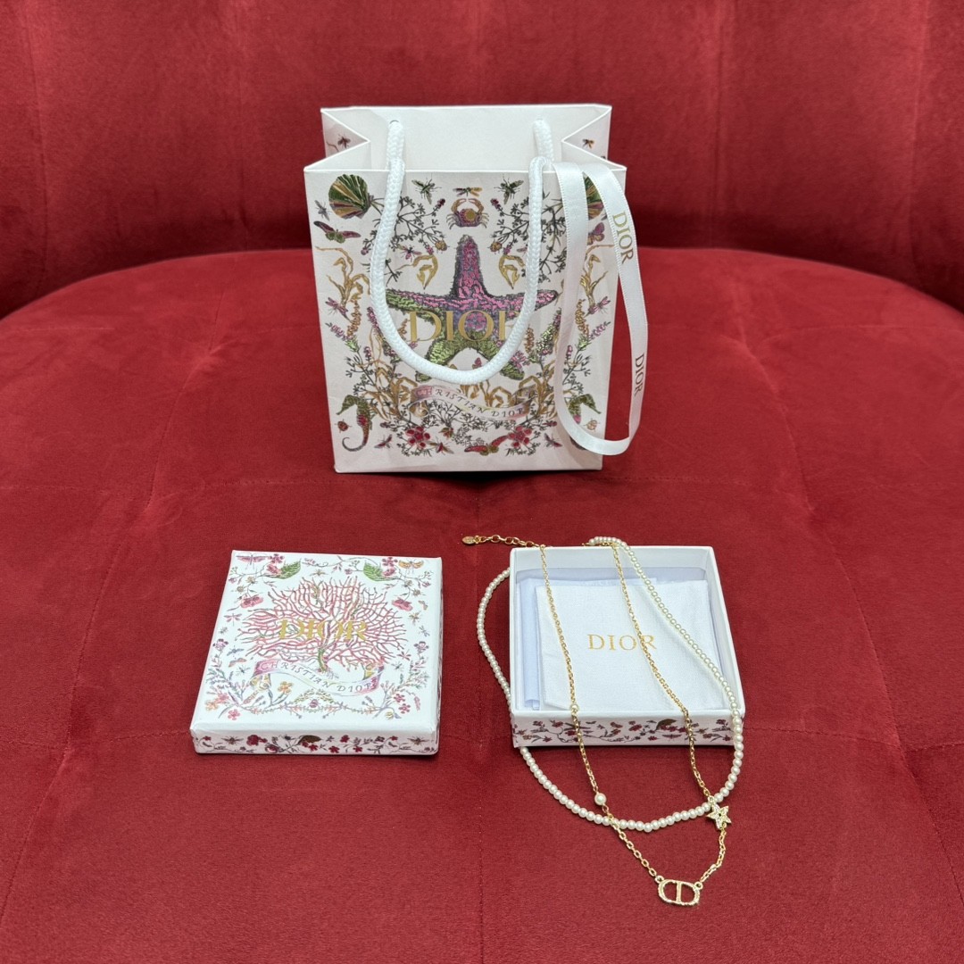 디올 여성 목걸이 스몰 CD 네크리스 골드 N3116WOMCY D03S #폭스샵