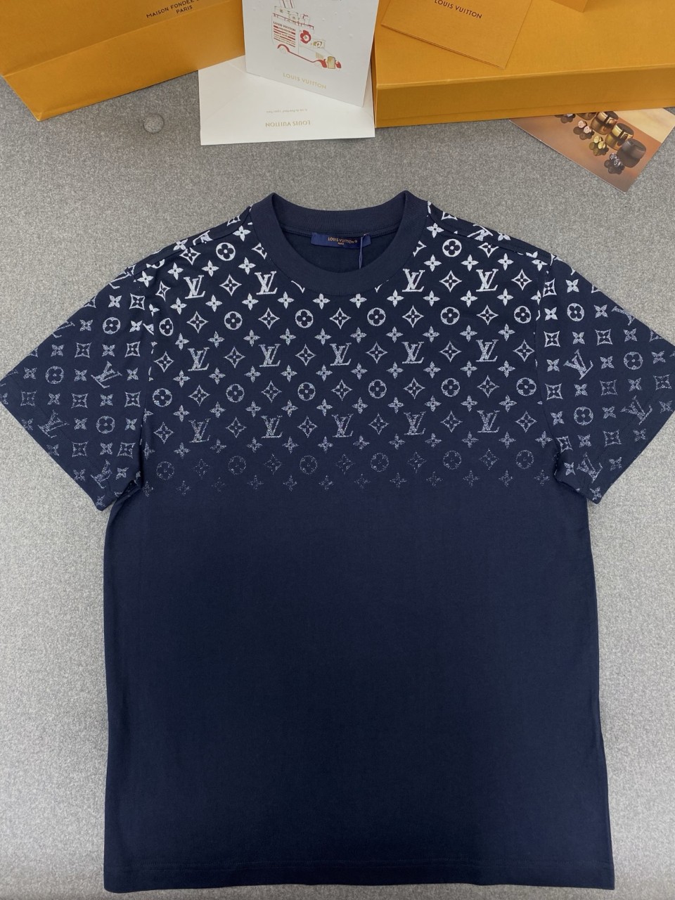 루이비통 그라디언트 코튼 티셔츠 네이비 블루 S M L XL