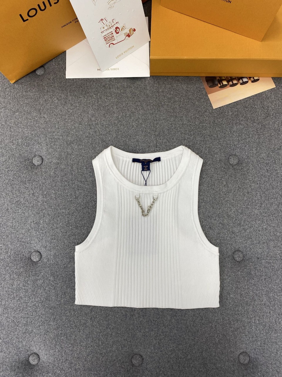루이비통 LOUIS VUITTON LV 리브드 크롭 탑 S M L