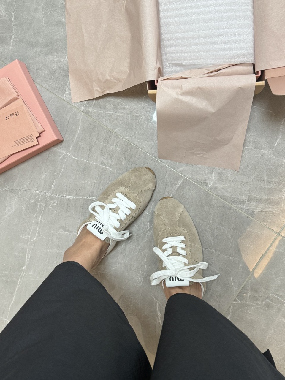 미우미우 플럼 스웨이드 뮬 Plume suede mules 5E467E 054 F0F24 F 005 35~40
