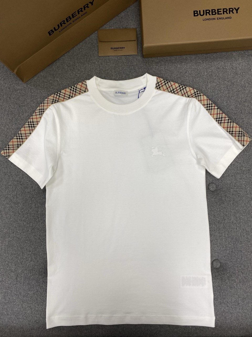 25SS 버버리 반팔 티셔츠 8106246 DOM S M L XL