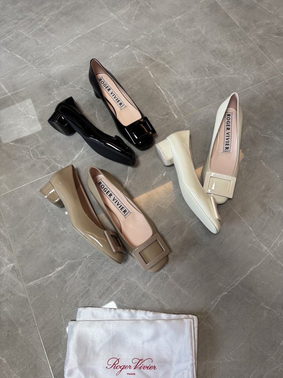 로저비비에 Roger Vivier 슬립온 펌프스 RVW76741290D1PC415 C415DAINO TP941635391 35~39 굽 3cm