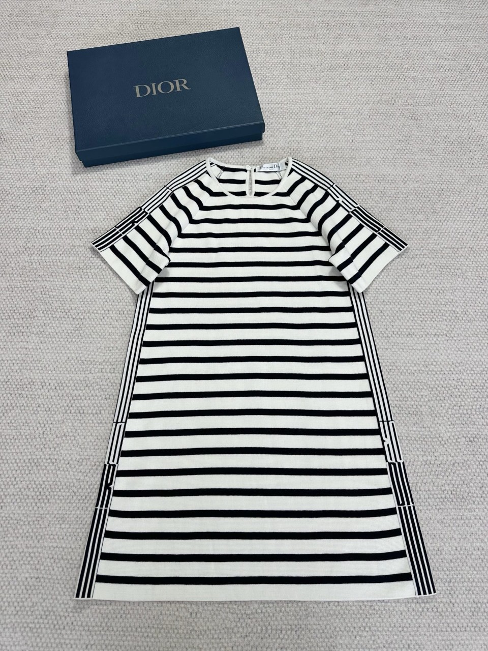 디올 Dior Graphique 모티브 쇼트 드레스 원피스 524R28A7019 X0883 36 38 40 #타지아