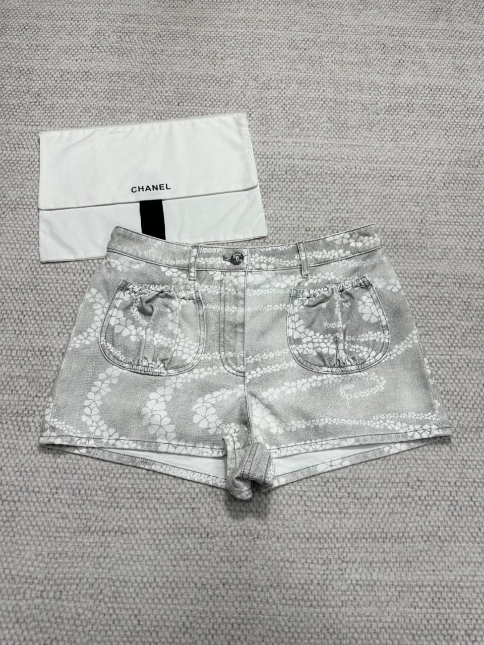 샤넬 25M 코코비치 쇼츠 프린티드 데님 반바지 CC로고 플라워 포켓 3컬러 P78607 34 36 38 #타지아