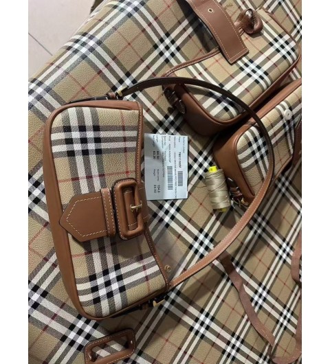 Burberry (명품) 버버리 체크 여성 숄더백 / 8070563 #vvip공장