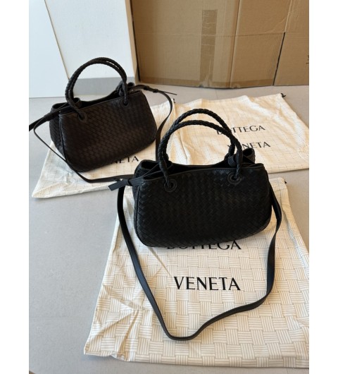 보테가 베네타 베스킷 폰단트 836261V08Z02272 31x18.5x16cm