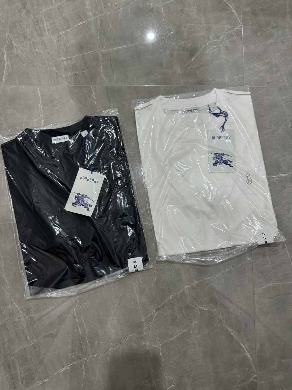 버버리 로고 자수 티셔츠 81 02629 BAY 블랙/화이트 XS S M L XL XXL #vvip공장