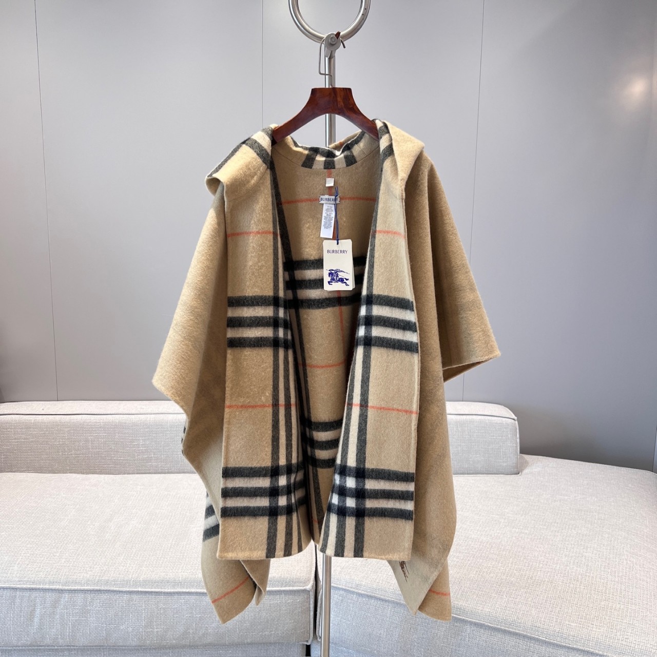 버버리 BURBERRY 리버시블 체크 캐시미어 케이프 176x120cm 캐시미어 100%