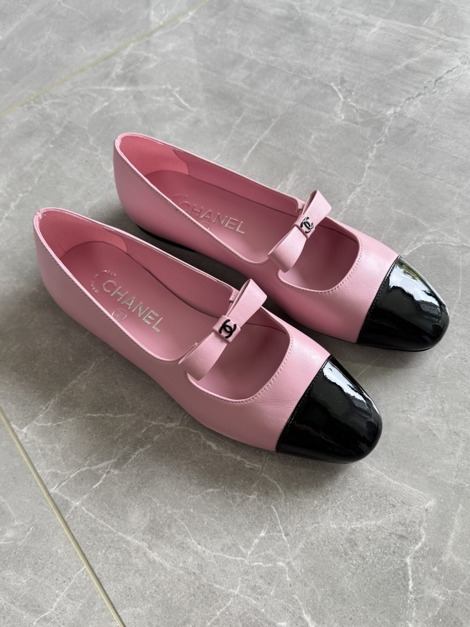 샤넬 25FW 리본 발레리나 플랫슈즈 CC 메리제인 핑크 G46726 35~40