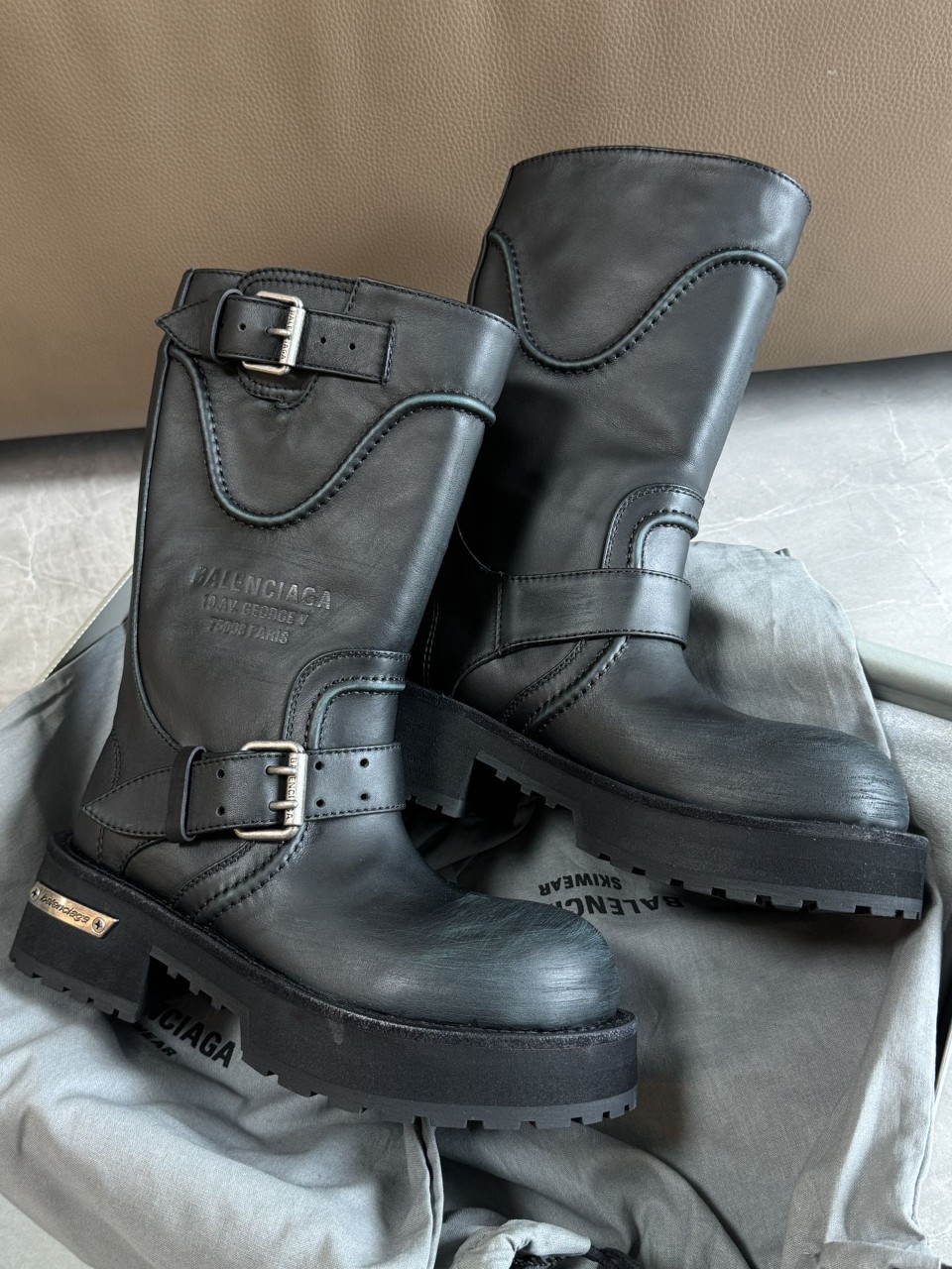 발렌시아가 베놈 가죽 워른 이펙트 버클 스트랩 부츠 833581 WCAL11080 35~40