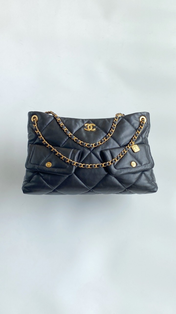 샤넬 쇼핑백 램스킨, 골드 메탈 블랙 AS5740 B22139 94305 26x38x11cm #티무역