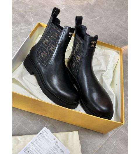 펜디앵클부츠 필로 블랙 8T8576A379F1TOG 35~40