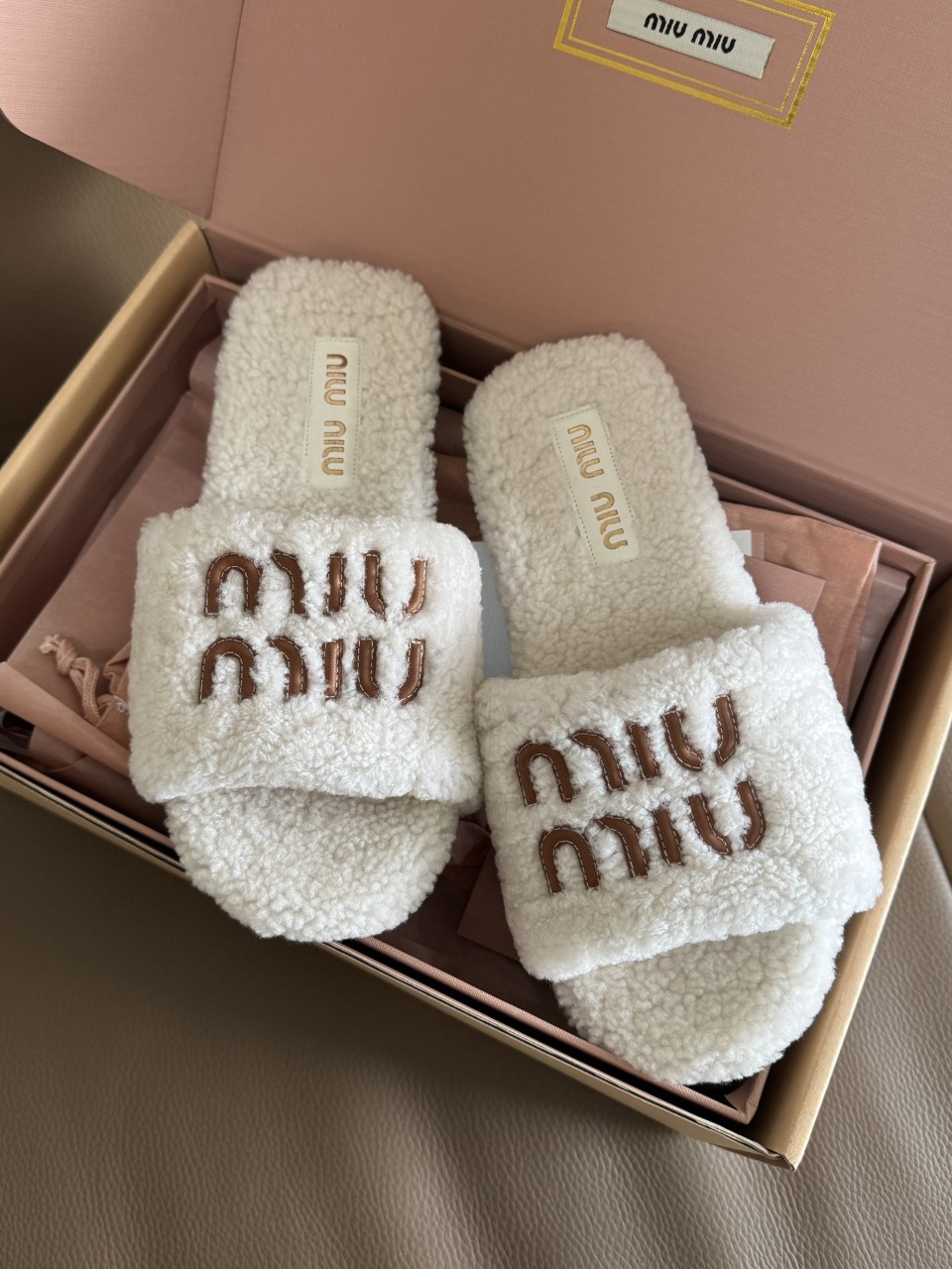 미우미우 MIU MIU 시어링 슬라이드 슬리퍼 35~40