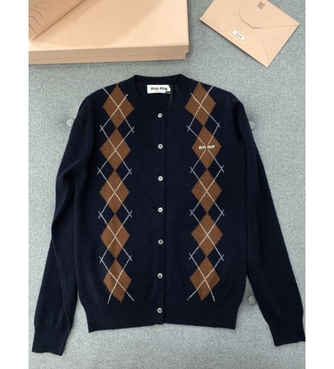 미우미우 아가일 패턴 캐시미어 카디건 네이비 MMF988 174B F0008 38 40 42