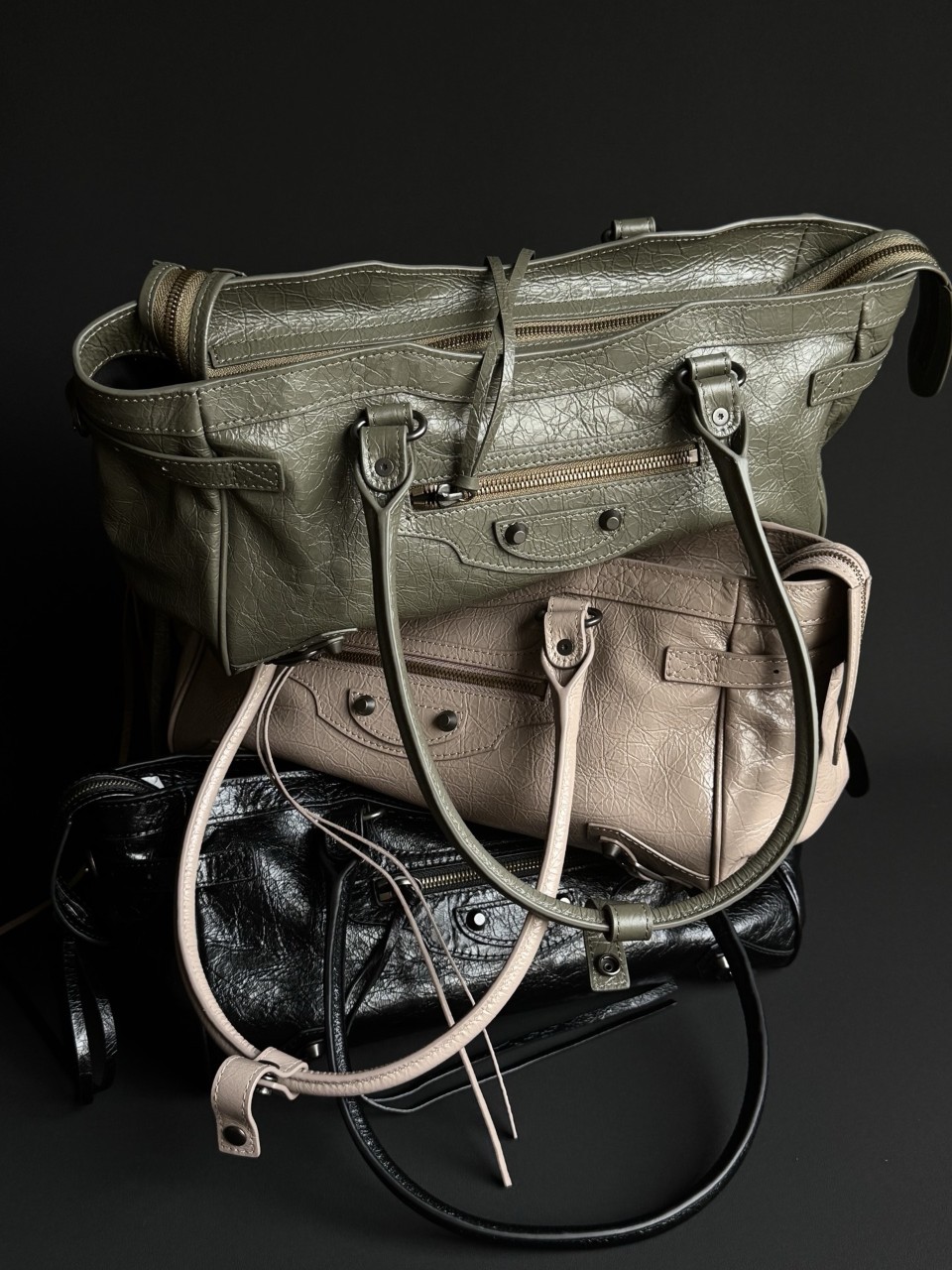 발렌시아가 르 시티 백 이스트 웨스트 블랙 8457042ABEK1000 39.8x18x15cm