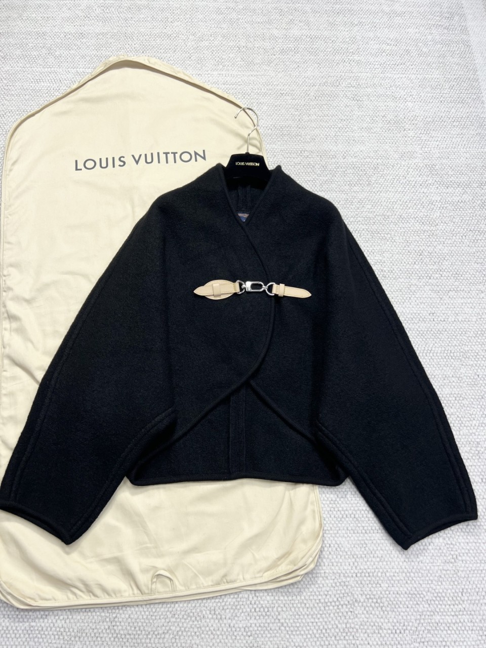 루이비통 여성 울 부클레 카라비너 클립 박시 재킷 1AIBK3 S M L #타지아