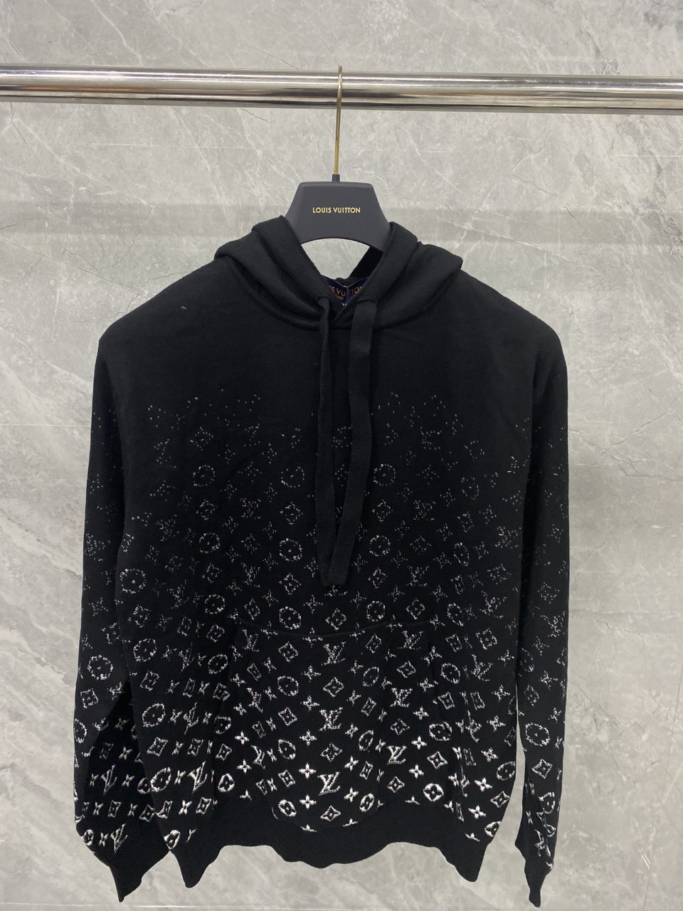 루이비통 LOUIS VUITTON 모노그램 그라디언트 후드 블랙 S M L XL