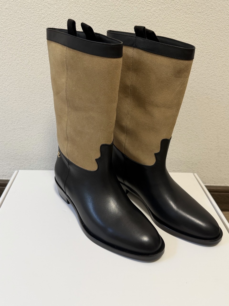 Chanel 샤넬 CC 로고 레더 스웨이드 부츠 블랙 25FW G46589 35~40