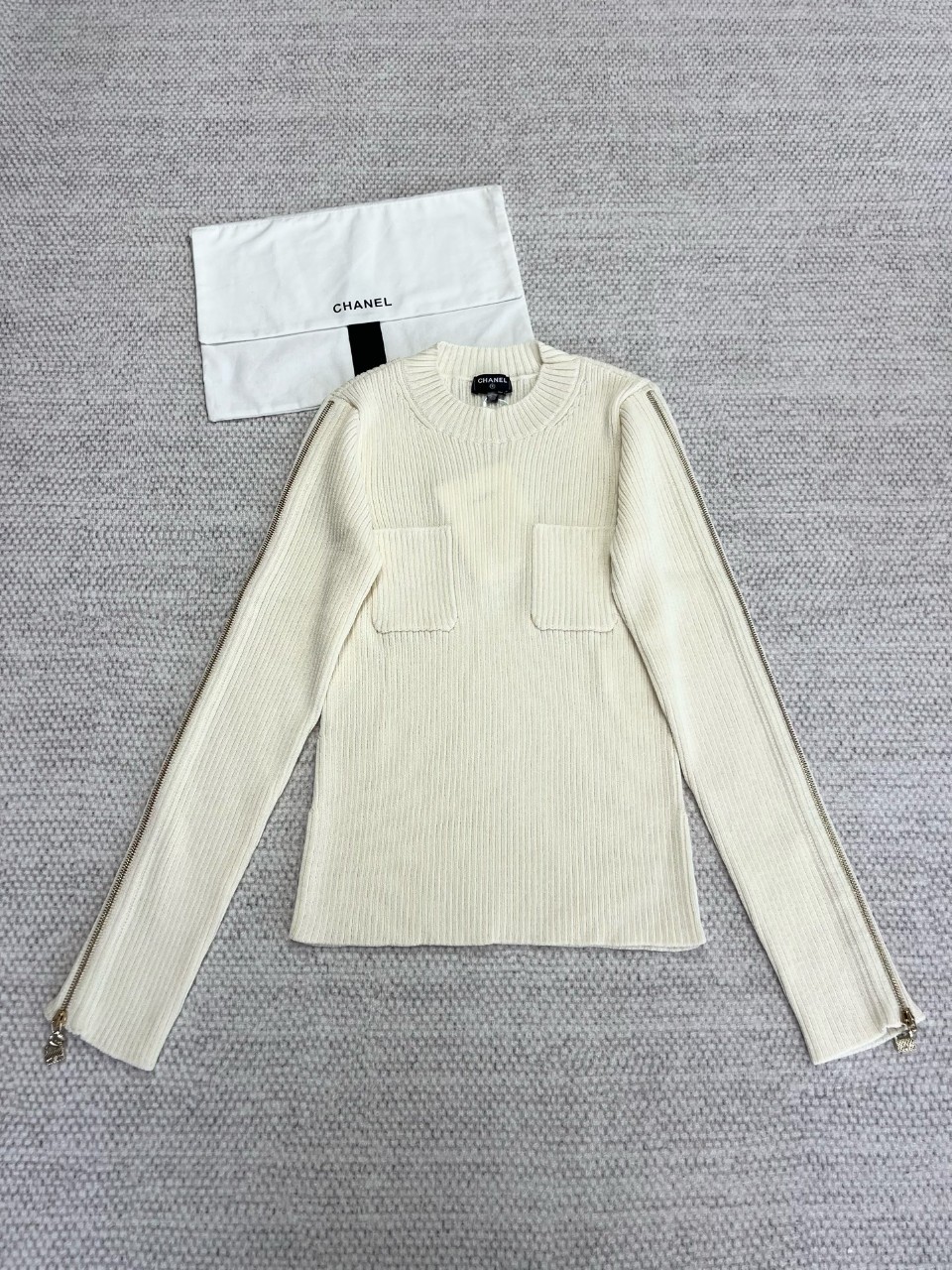 샤넬 24FW 투포켓 지퍼 스웨터 화이트 P78423 36 38 40 #타지아