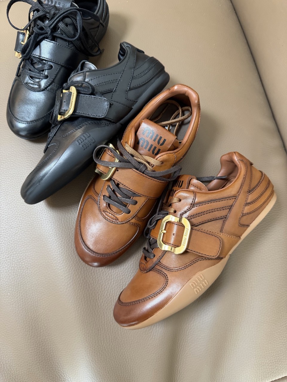 미우미우 가죽 스니커즈 버클 코냑, 블랙 5E549E_537_F0046_F_A005 35~40