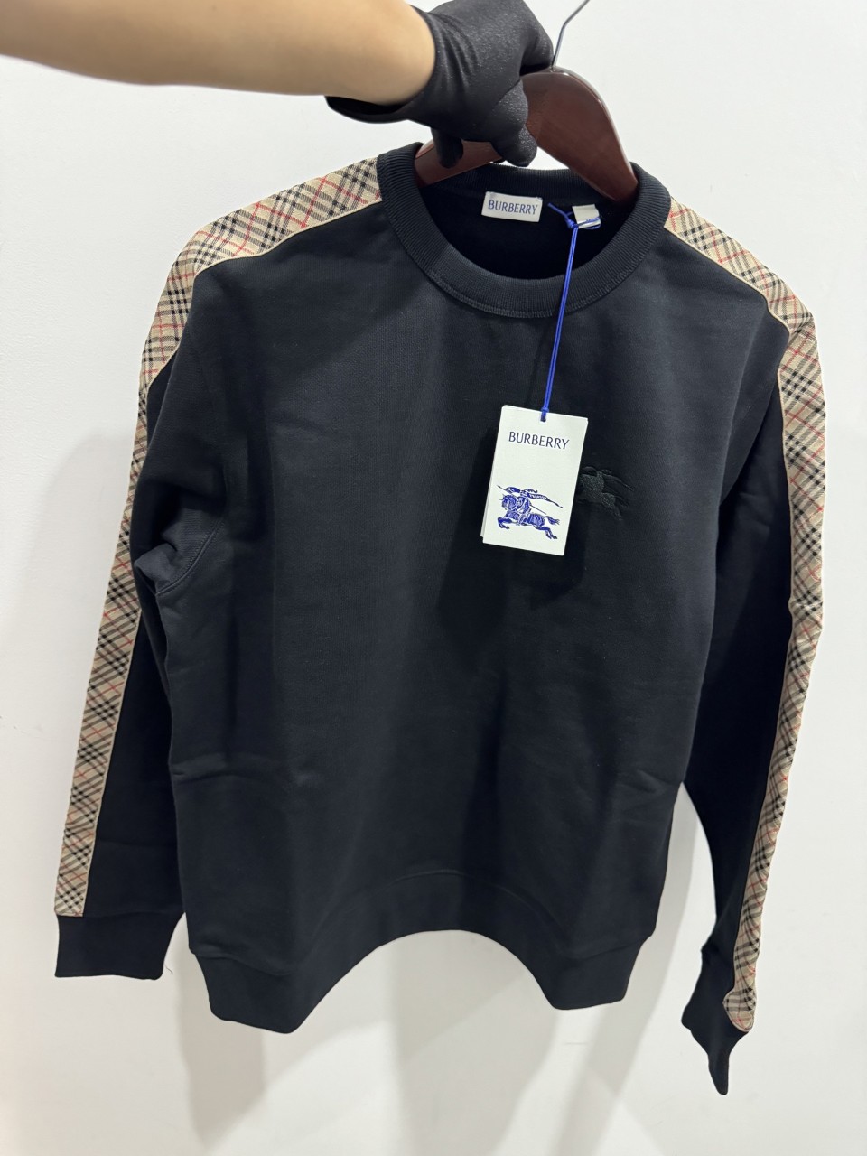 버버리 체크 트림 롱슬리브 코튼 남성 스웨트셔츠 블랙 81187511 XS S M L XL XXL #vvip공장