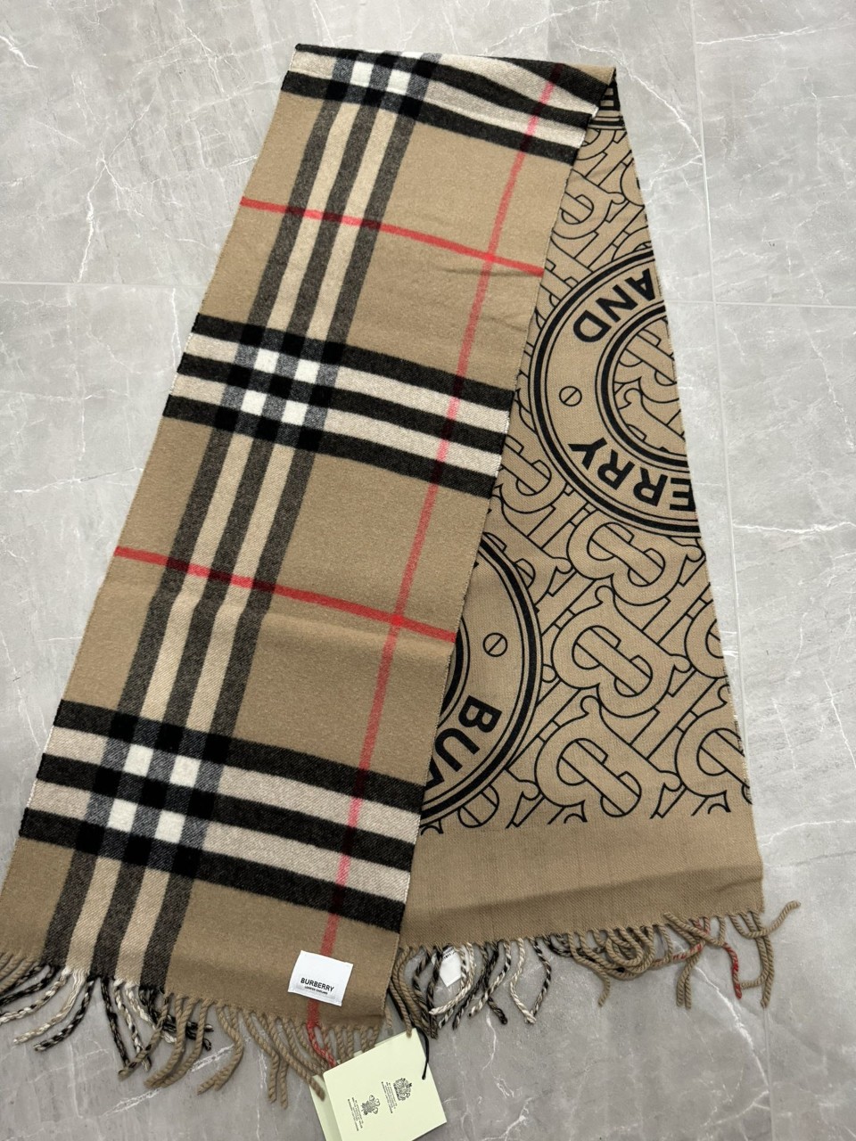 버버리 BURBERRY 프린트 캐시미어 스카프 8061991 #vvip공장