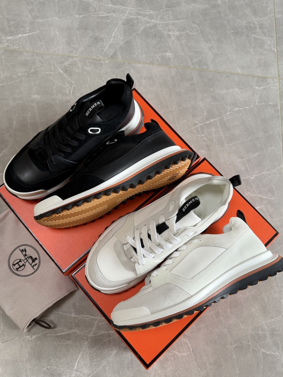 에르메스 리더 스니커즈 앱송 스웨이드 고트스킨 & 블랑 2컬러 H252864ZH90 39~44