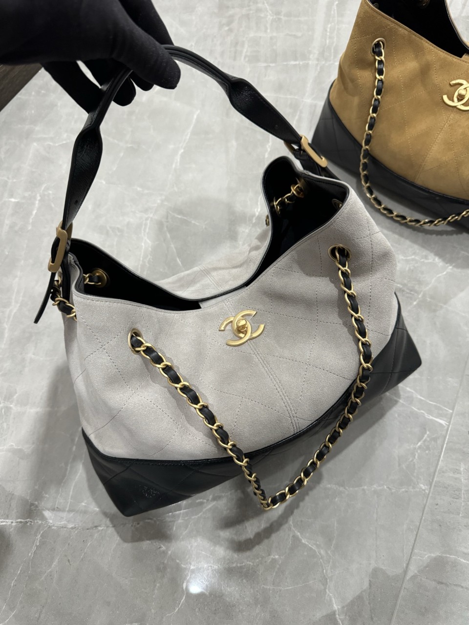 샤넬 25A 공방 스웨이드 투톤 쇼퍼백 스몰 그레이 블랙 램스킨 AS5634 36*14*24cm #vvip공장