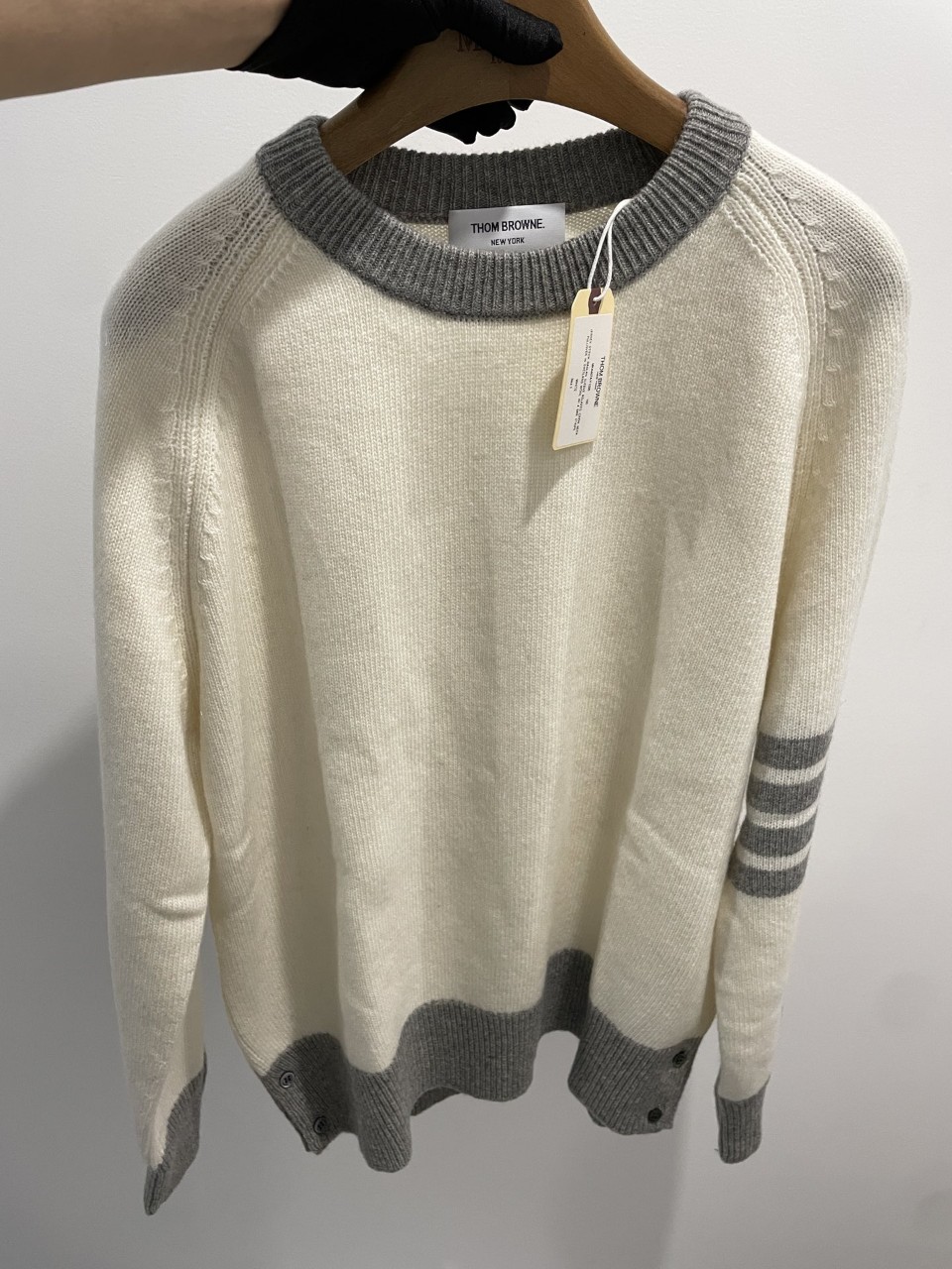 톰브라운 THOM BROWNE 사선 콘트라스트 니트 MKA467A Y1026 100 1 2 3 4 5 #vvip공장