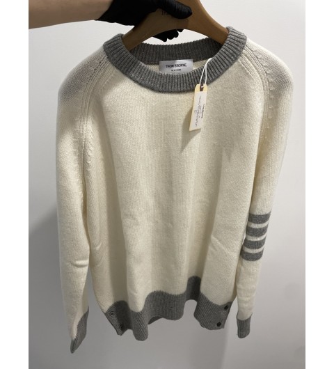 톰브라운 THOM BROWNE 사선 콘트라스트 니트 MKA467A Y1026 100 1 2 3 4 5 #vvip공장