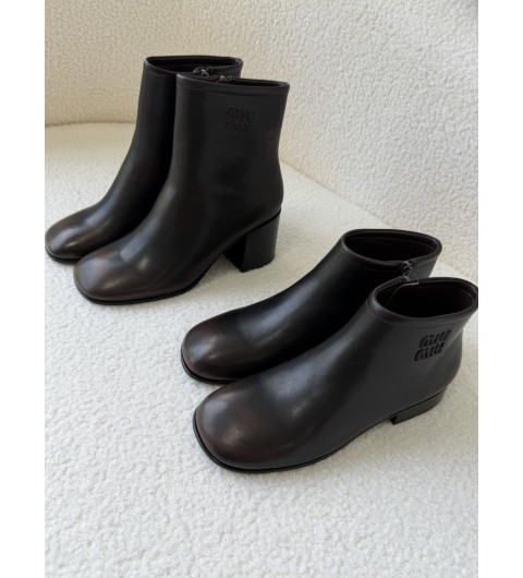 미우미우 Miu Miu 가죽 앵클 부츠 35~39
