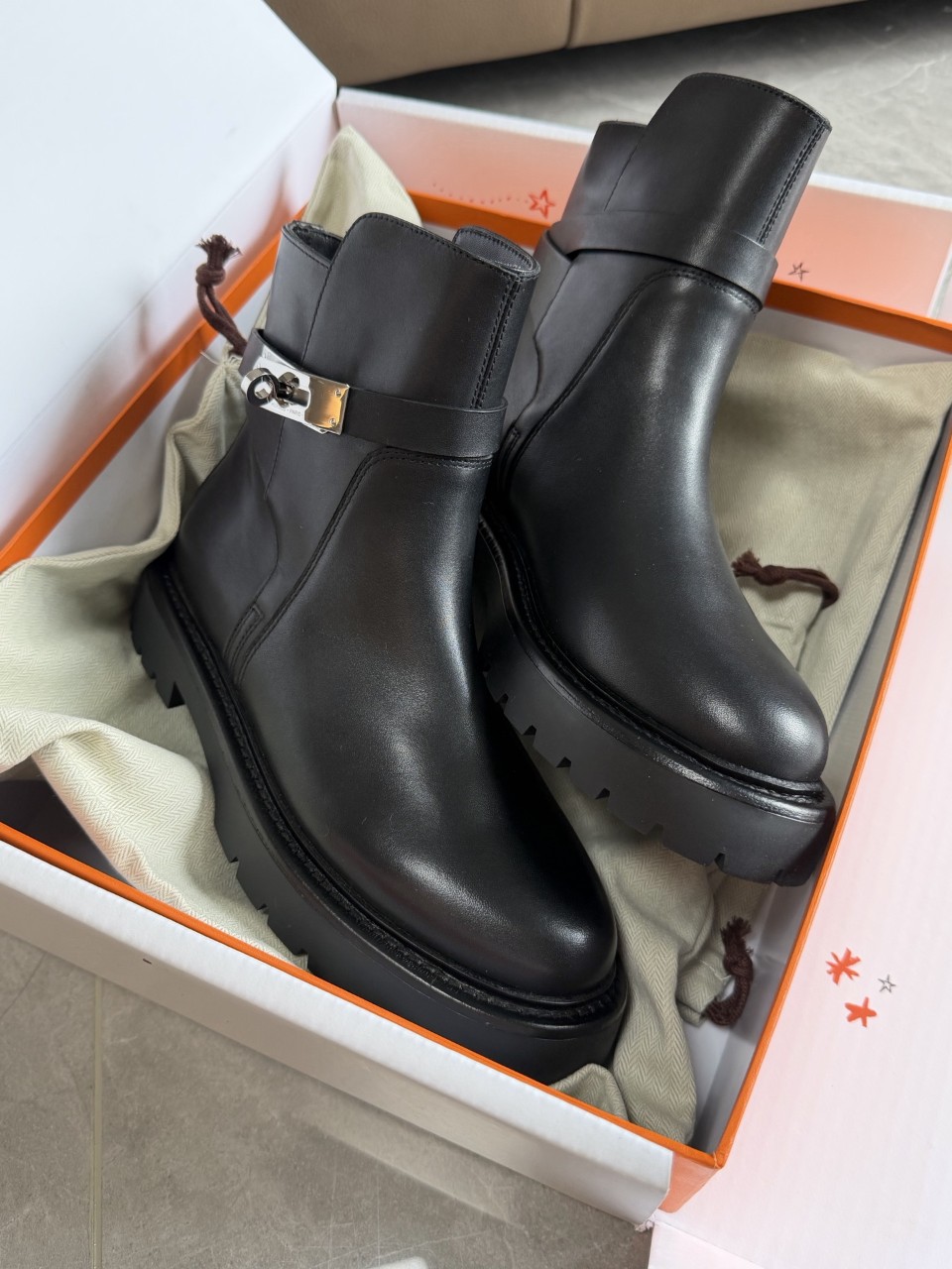 에르메스 랜드 앵클 부츠 & 누아 Hermes Land Ankle Boots & Noir 부츠 H252104Z02 35~40