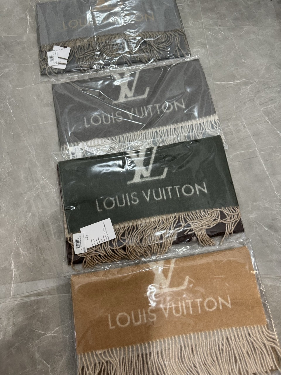 루이비통 M70868 M70869 레이캬비크 그라데이션 캐시미어 머플러 190*45cm #vvip공장