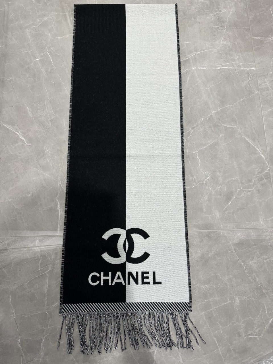 샤넬 CC 로고 투톤 양면 머플러 목도리 여성 남성 남여공용 블랙 184*34cm 메리노울 100% #vvip공장